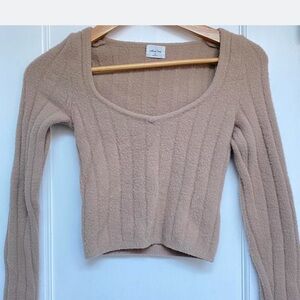 Aritzia Wilfred Free Hush Knit
Sweetheart Knit Sweater